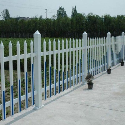 PVC塑鋼護(hù)欄在甘肅臨夏積石山綠化草坪中的應(yīng)用